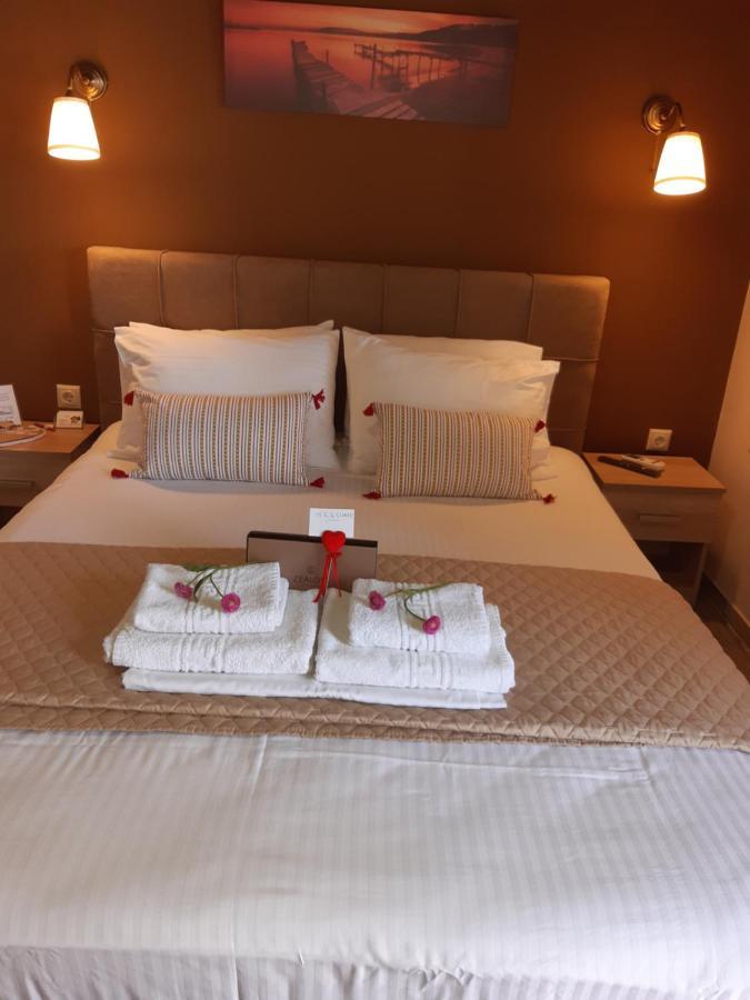 Room Near The Airport Pikérmion 外观 照片